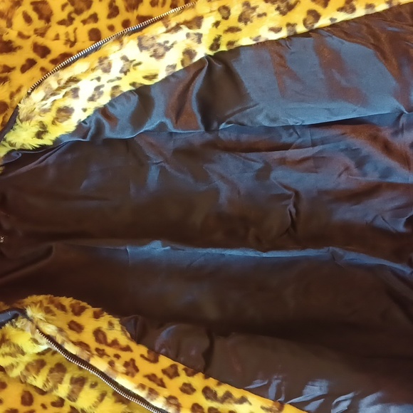 SOURPUSS 3XL YELLOW LEPARD FUR BOMBER JACKET ZIP CLOSURE/POCKETS SOLD OUT - Picture 11 of 13
